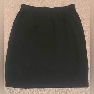 St. John Classic Black Pencil Skirt
